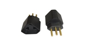 ADAPTADOR DE TOMADA DE 10A C/ TERRA E BORDA MECATOOL - B00210PG